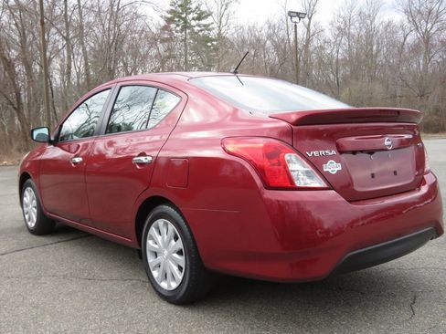Used 2019 Nissan Versa SV image 7