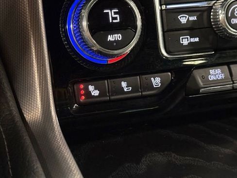 Used 2022 GMC Yukon Denali image 28