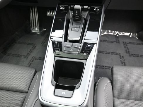 Used 2024 Porsche 911 Turbo image 30