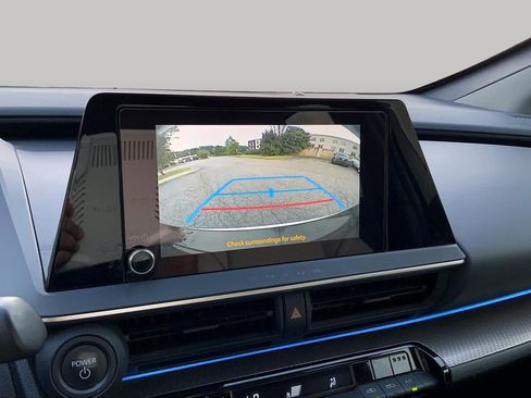 Used 2024 Toyota Prius XLE FWD image 28
