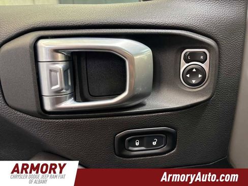 Used 2022 Jeep Wrangler Unlimited Sahara w/ Cold Weather Group image 8