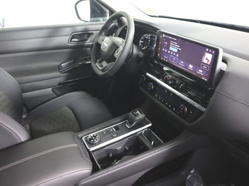 New 2026 Nissan Pathfinder SV image 30