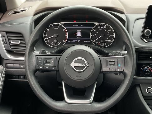 Used 2023 Nissan Rogue SV image 21