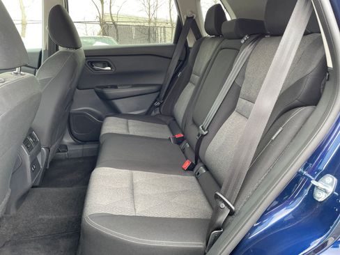 Used 2025 Nissan Rogue SV image 27