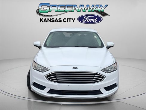 Used 2018 Ford Fusion S image 2