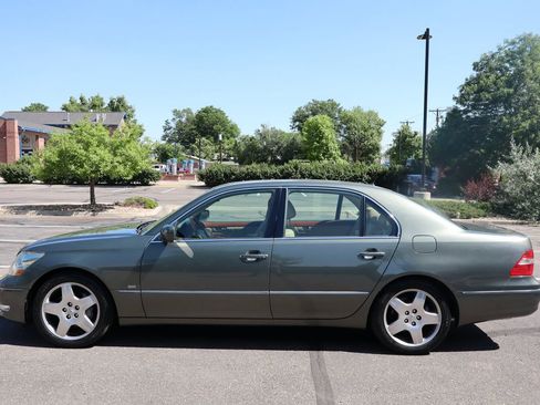 Used 2004 Lexus LS 430 image 9