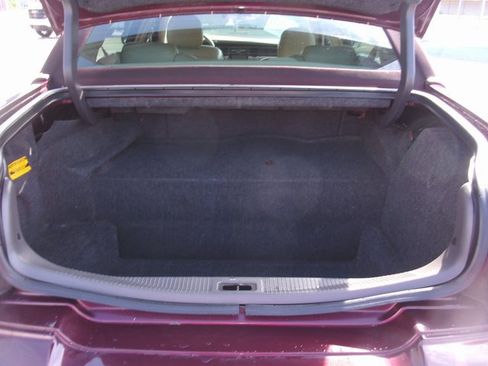 Used 2006 Lincoln Town Car Executive L image 21