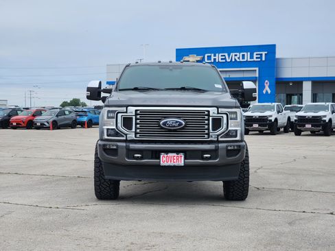 Used 2022 Ford F350 Platinum AWD/4WD image 2