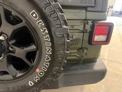 Used 2021 Jeep Wrangler Sport AWD/4WD image 18