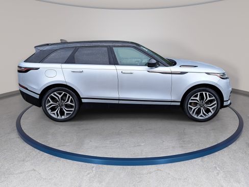 Used 2018 Land Rover Range Rover Velar R-Dynamic HSE AWD/4WD image 4