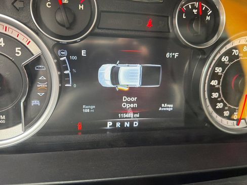 Used 2015 RAM 3500 Laramie w/ Convenience Group AWD/4WD image 8