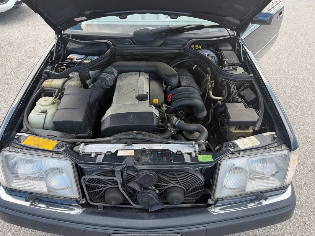 Used 1995 Mercedes-Benz E 320 Convertible image 13