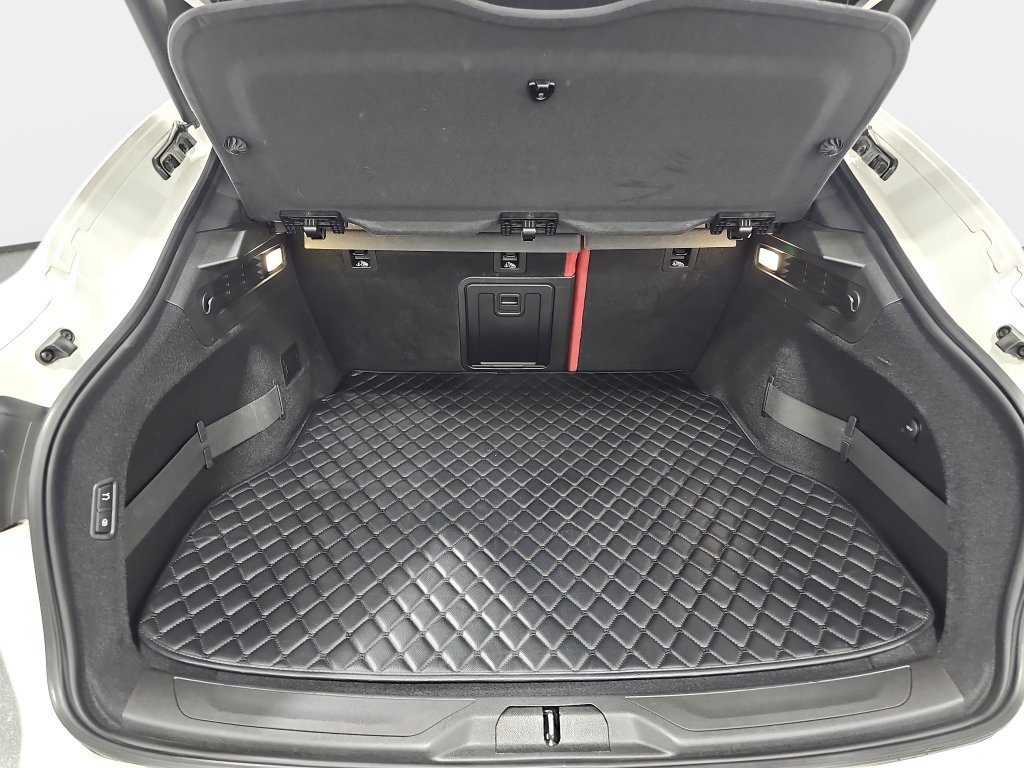 Used 2020 Maserati Levante AWD/4WD image 14