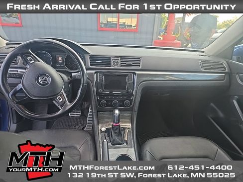 Used 2017 Volkswagen Passat 1.8T SEL Premium FWD image 7