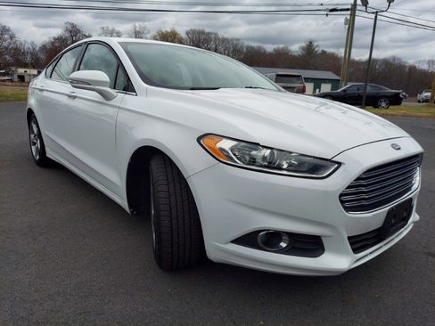 Used 2014 Ford Fusion SE image 3