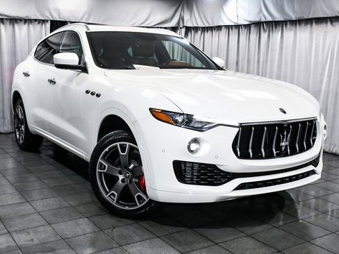 Used 2021 Maserati Levante AWD/4WD image 3
