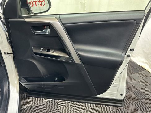 Used 2016 Toyota RAV4 Limited image 11