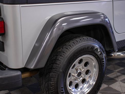 Used 2004 Jeep Wrangler X w/ Convenience Group AWD/4WD image 14