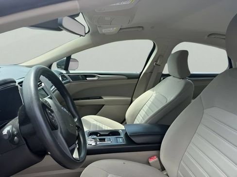 Used 2019 Ford Fusion SE FWD image 13