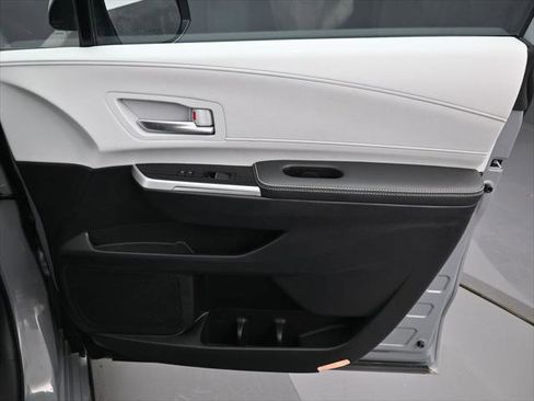 Certified 2025 Toyota Sienna XSE w/ XSE Plus Package AWD/4WD image 39