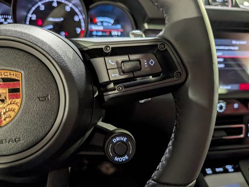 New 2026 Porsche Macan Turbo image 27