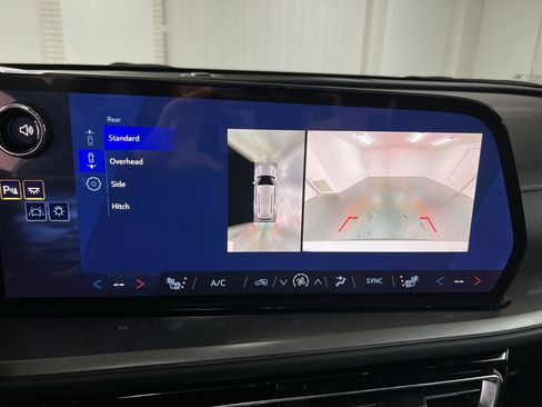 New 2026 Chevrolet Traverse LT w/ Sun and Wheel Package FWD image 51