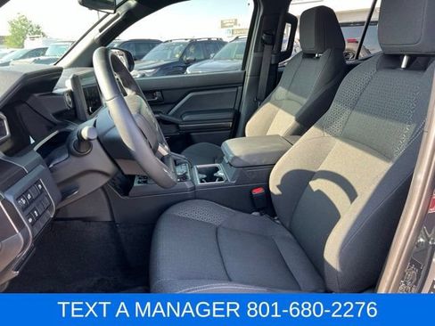 Used 2025 Toyota 4Runner SR5 AWD/4WD image 17