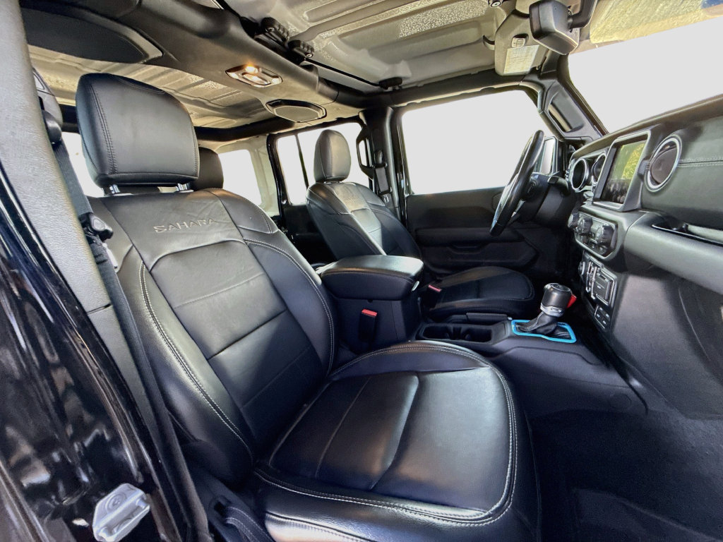 Used 2023 Jeep Wrangler Unlimited Sahara w/ Cold Weather Group AWD/4WD image 33