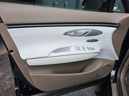 Certified 2026 Genesis GV70 2.5T Advanced image 29