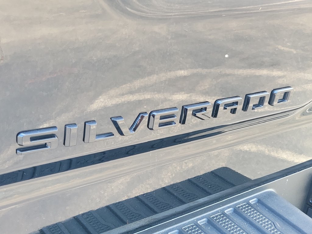 Used 2022 Chevrolet Silverado 2500 LTZ w/ LTZ Plus Package AWD/4WD image 12