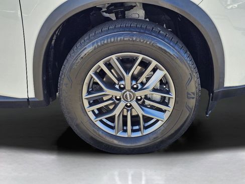 Used 2024 Nissan Rogue S image 6