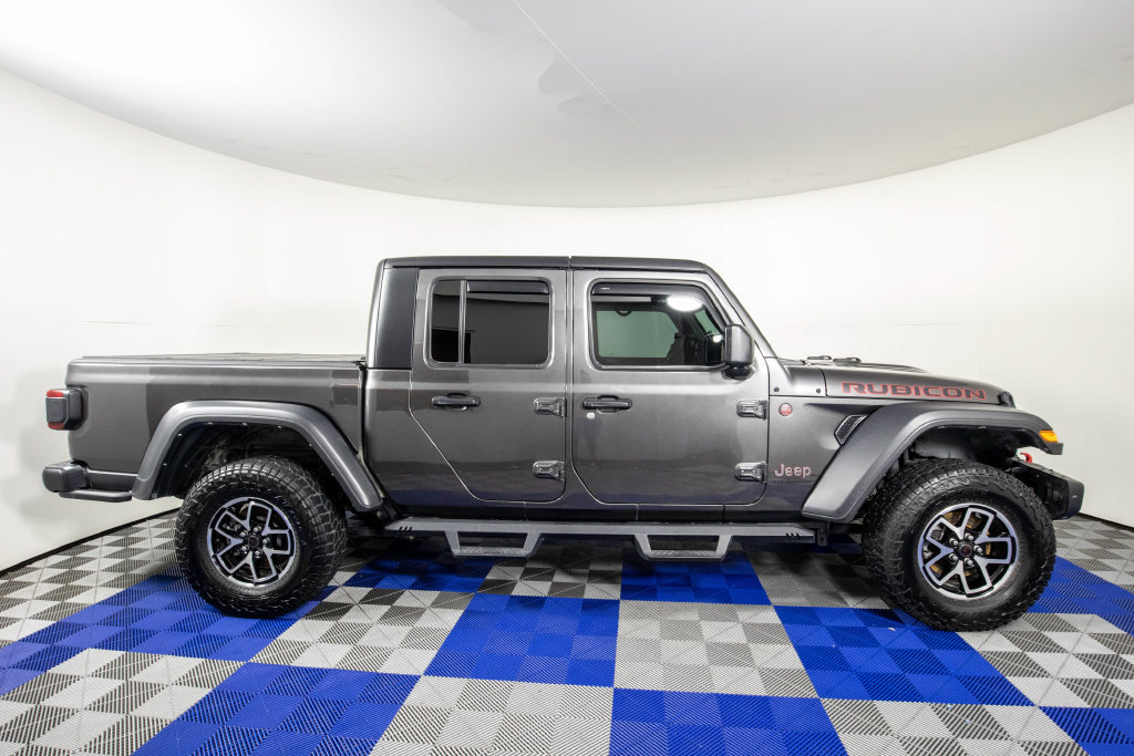 Used 2024 Jeep Gladiator Rubicon w/ Technology Group AWD/4WD image 5