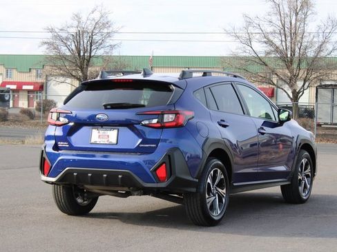Used 2024 Subaru Crosstrek 2.0i Premium w/ Crosstrek Mirror Package image 6