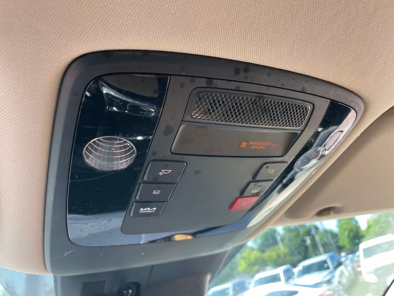 Used 2024 Kia Carnival EX FWD image 26
