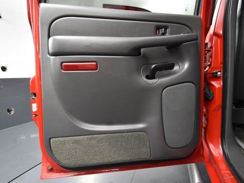 Used 2005 GMC Sierra 2500 SLT w/ Heavy-Duty Power Package image 34