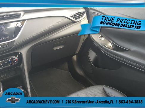 Used 2023 Buick Encore GX Essence w/ Experience Buick Package FWD image 17