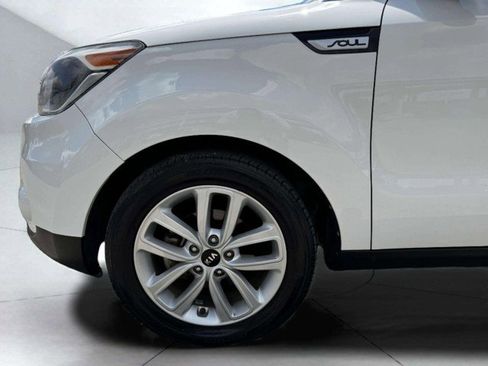 Used 2018 Kia Soul + image 53