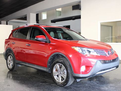 Used 2015 Toyota RAV4 XLE AWD/4WD image 2