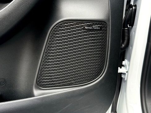 New 2026 Chrysler Pacifica Limited w/ Uconnect Theater Family Group image 14