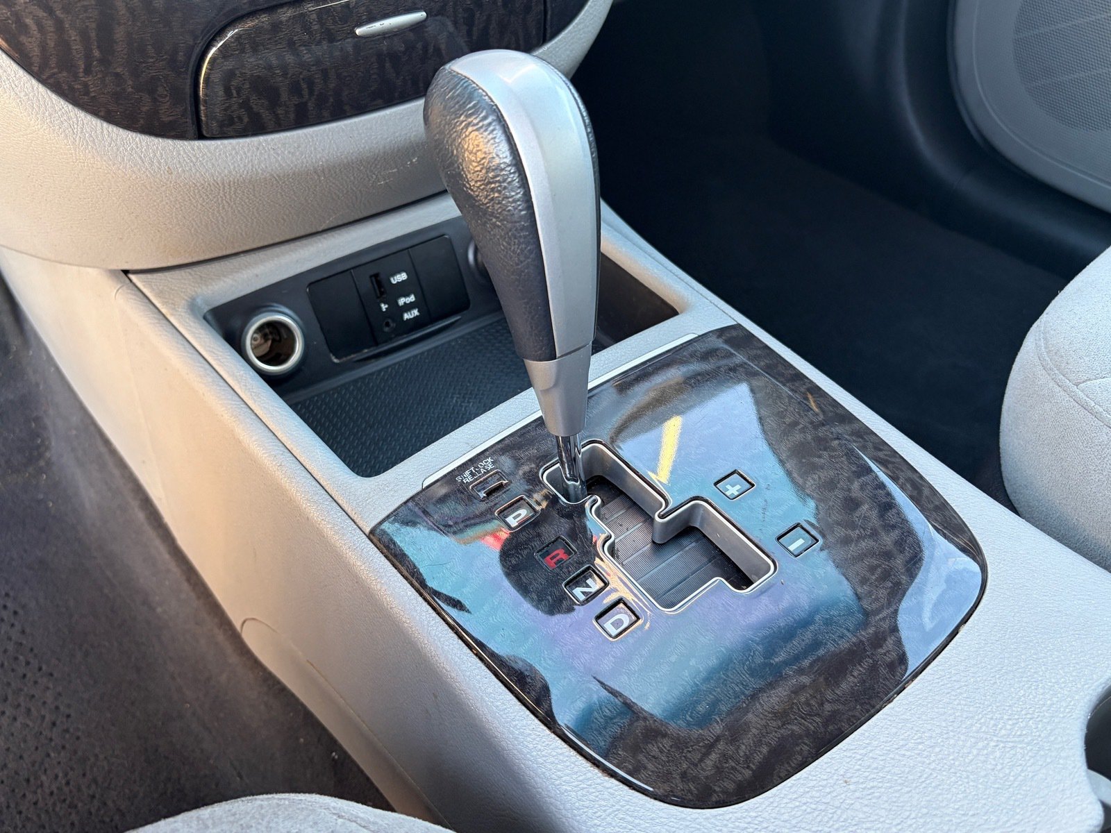 Used 2009 Hyundai Santa Fe SE FWD image 29