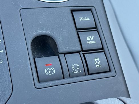 Used 2026 Toyota Highlander XLE AWD/4WD image 32