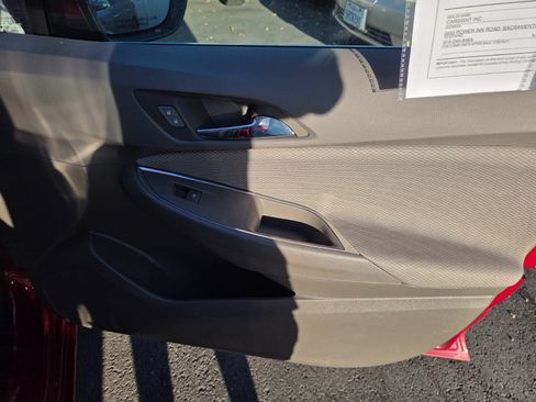 Used 2018 Chevrolet Cruze LT w/ Convenience Package FWD image 14
