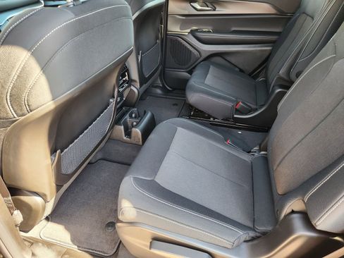 New 2025 Jeep Grand Cherokee L Laredo image 21