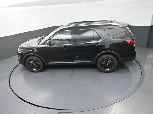 Used 2017 Ford Explorer XLT AWD/4WD image 28