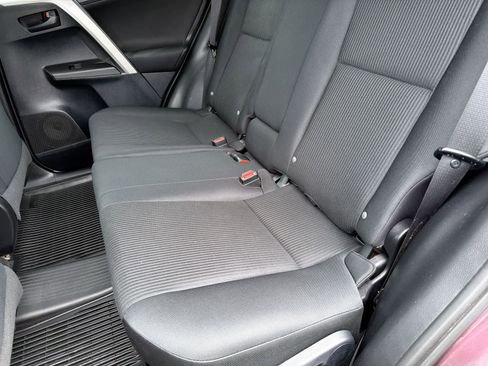 Used 2017 Toyota RAV4 LE w/ All Weather Liner Package AWD/4WD image 20