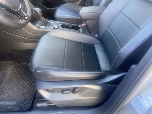 Used 2021 Volkswagen Tiguan SEL image 3