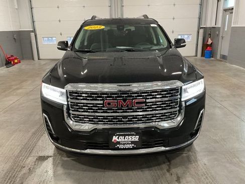 Used 2023 GMC Acadia Denali image 2