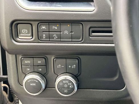Used 2023 GMC Yukon AT4 AWD/4WD image 19