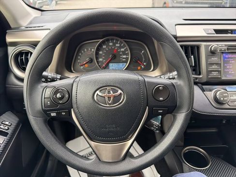 Used 2013 Toyota RAV4 XLE image 19
