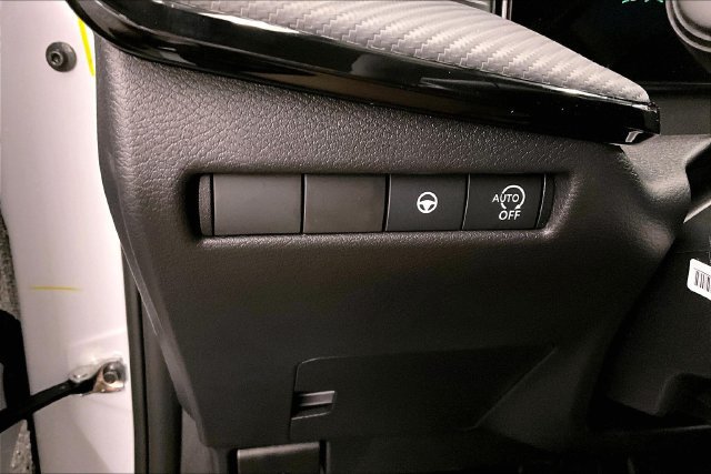 New 2026 Nissan Kicks SR w/ Cold Weather Package FWD image 29